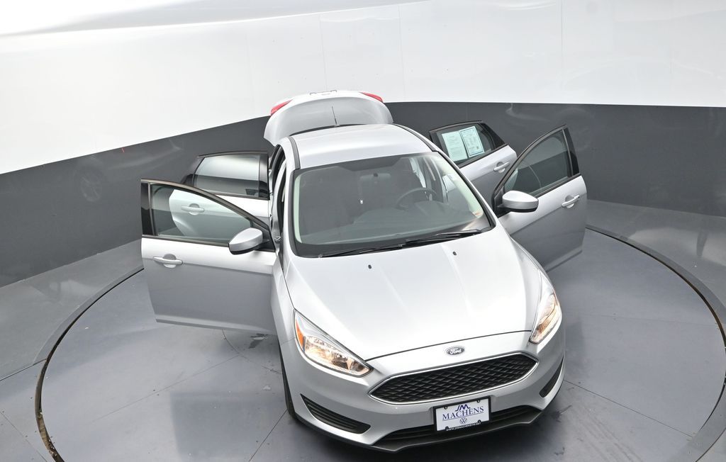 2018 Ford Focus SE photo 27