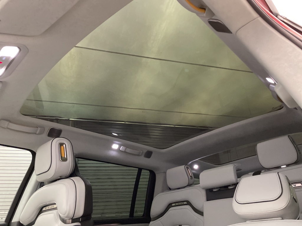 2024 Rivian R1S Launch Edition photo 16