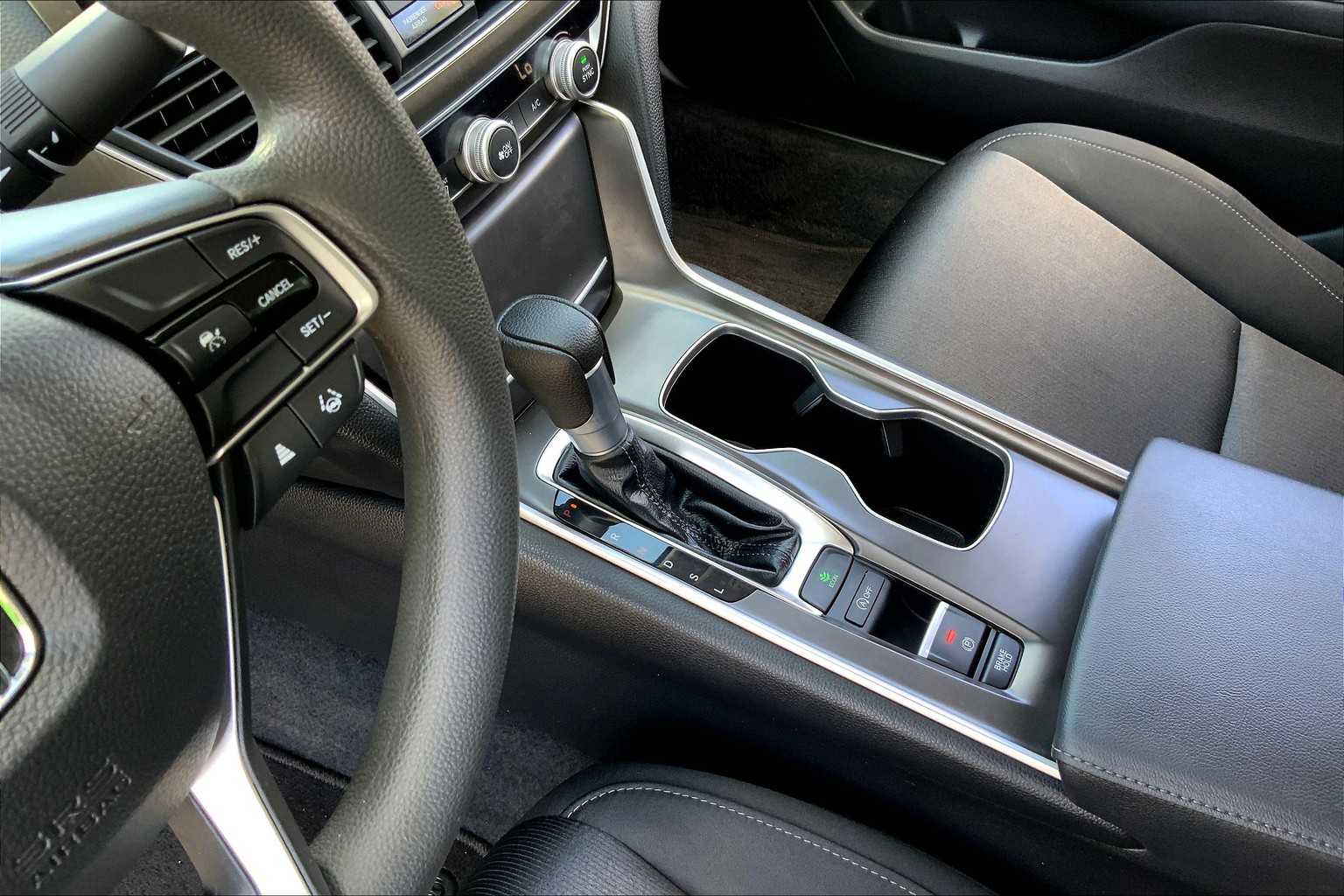 2022 Honda Accord LX photo 14