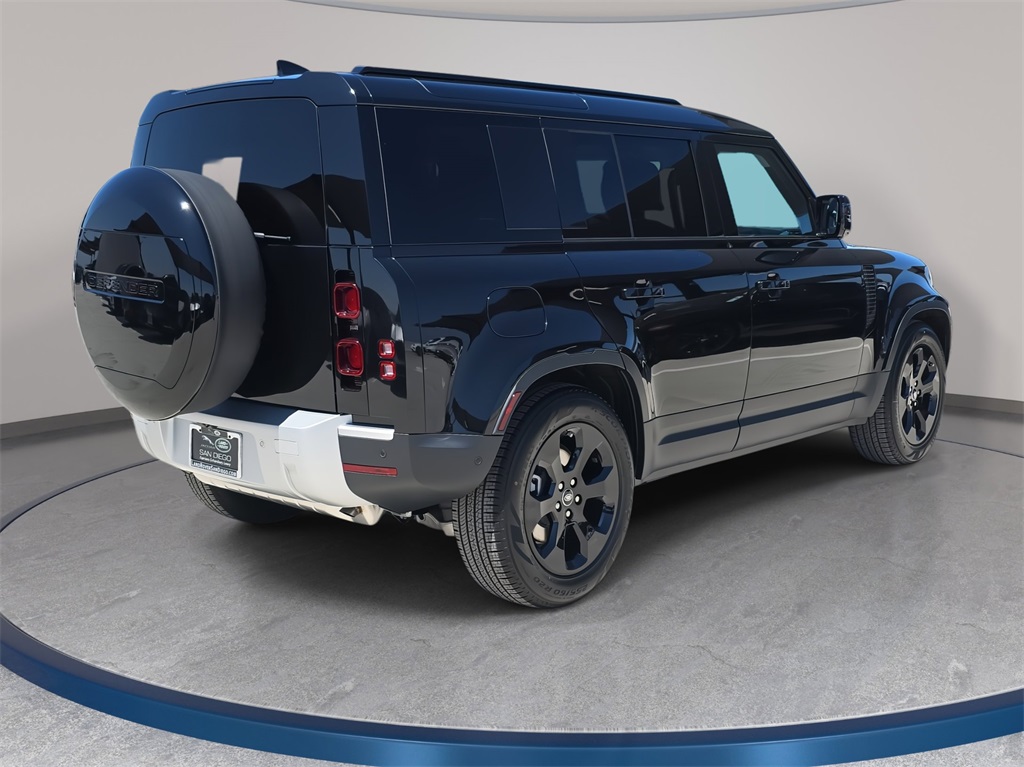 2025 Land Rover Defender 110 S photo 5