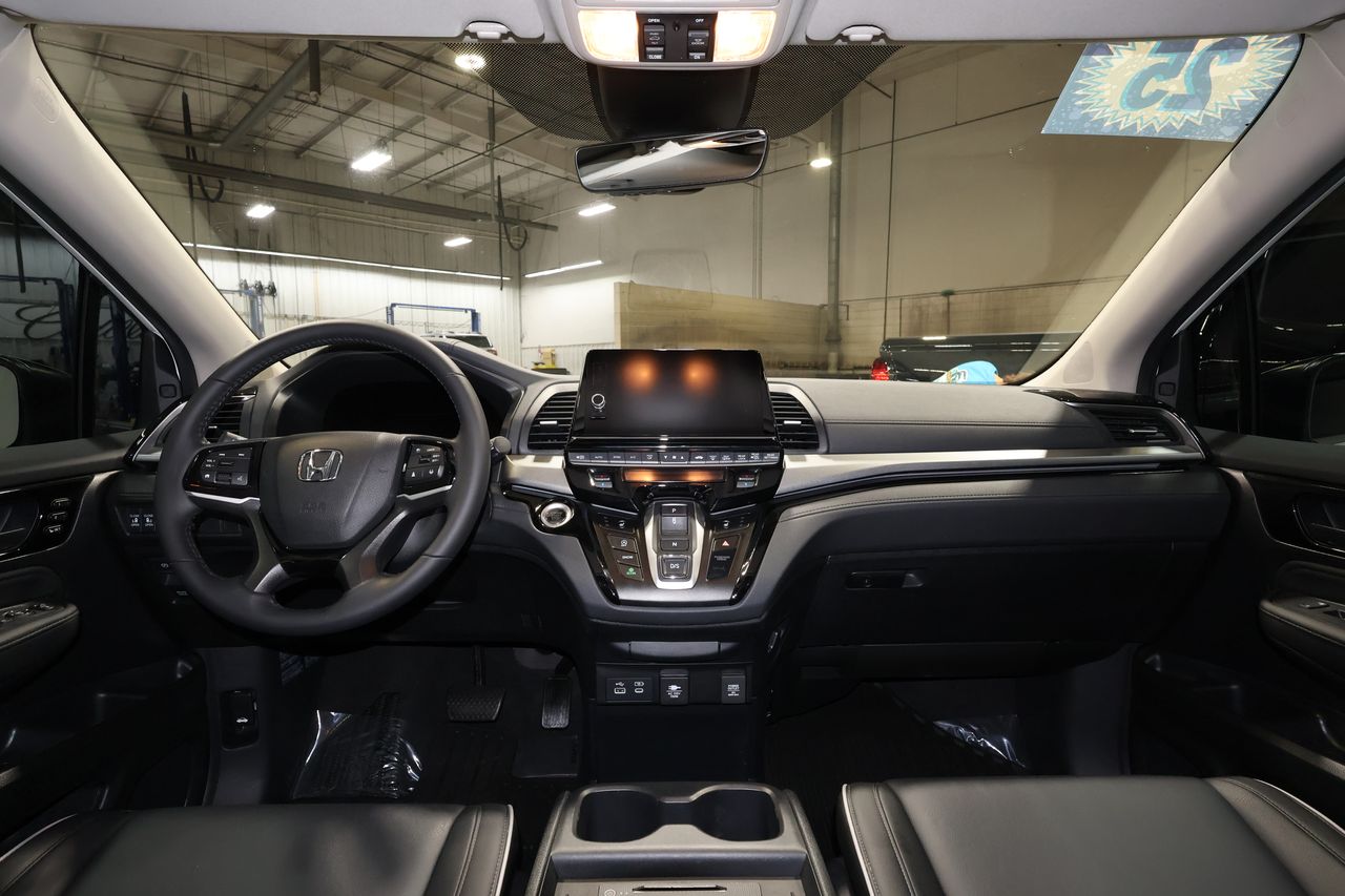2025 Honda Odyssey Touring photo 26