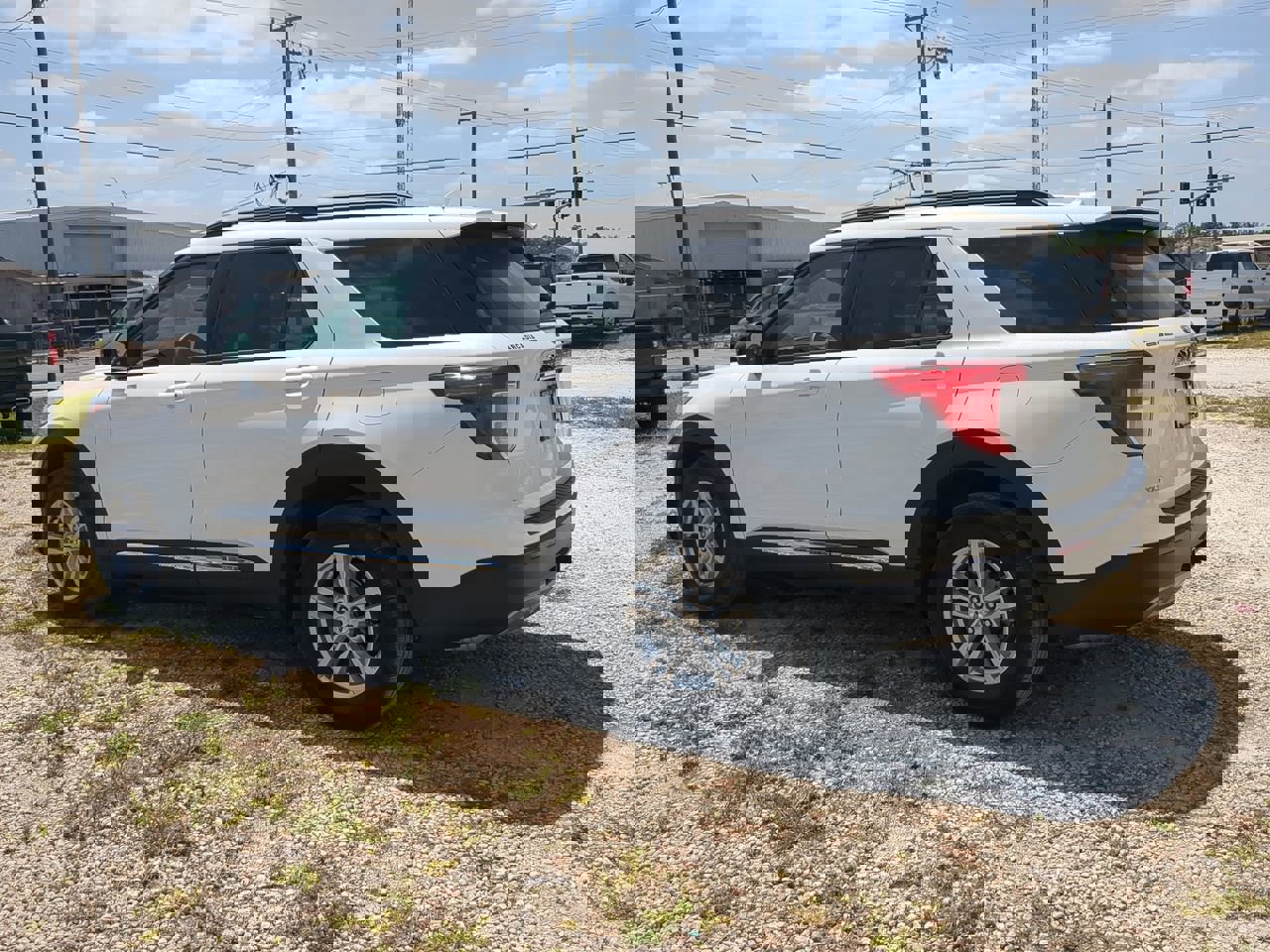 2023 Ford Explorer XLT photo 3