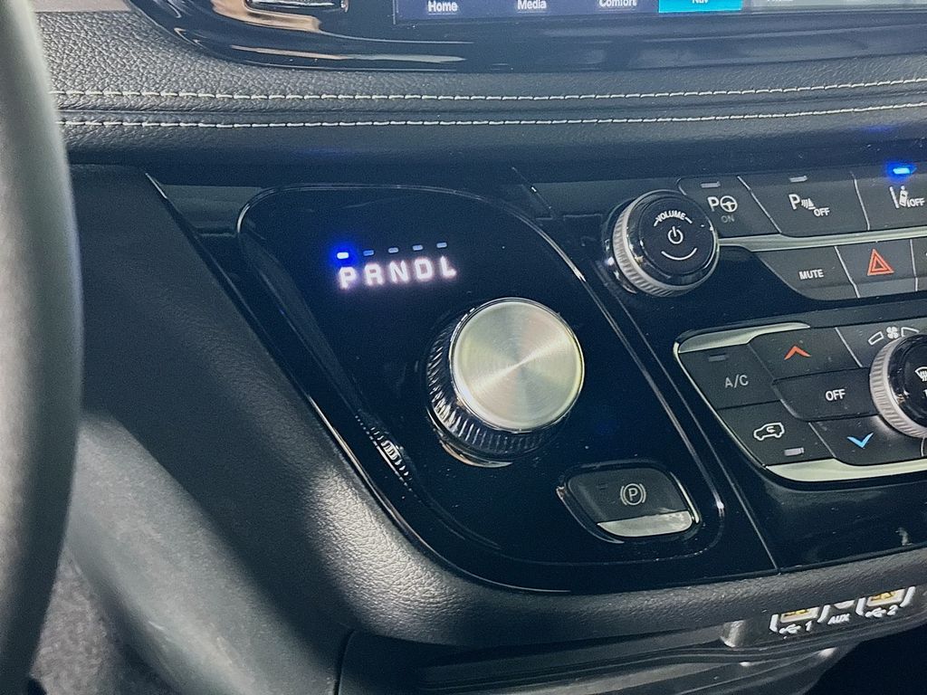 2025 Chrysler Pacifica Hybrid photo 17