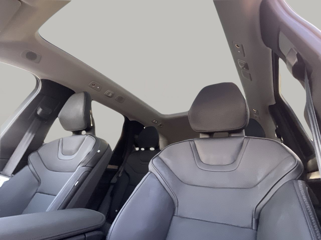 2025 Volvo EX90 Twin Motor Performance Ultra photo 16