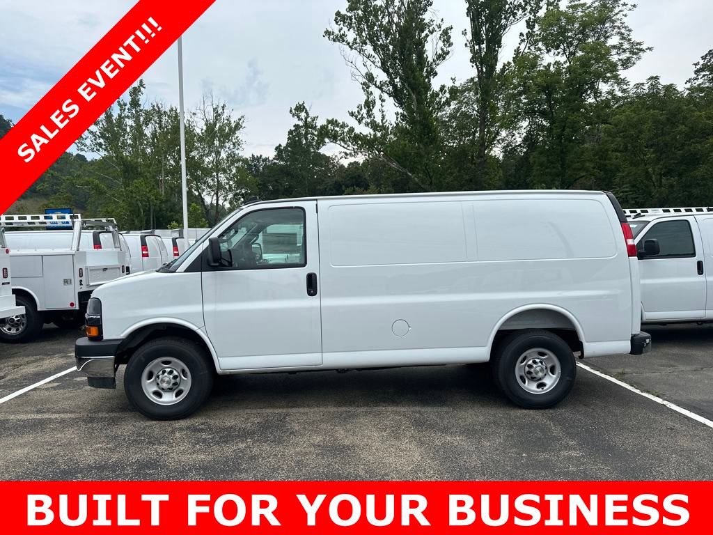 2025 Chevrolet Express 2500 Work Van Cargo photo 2