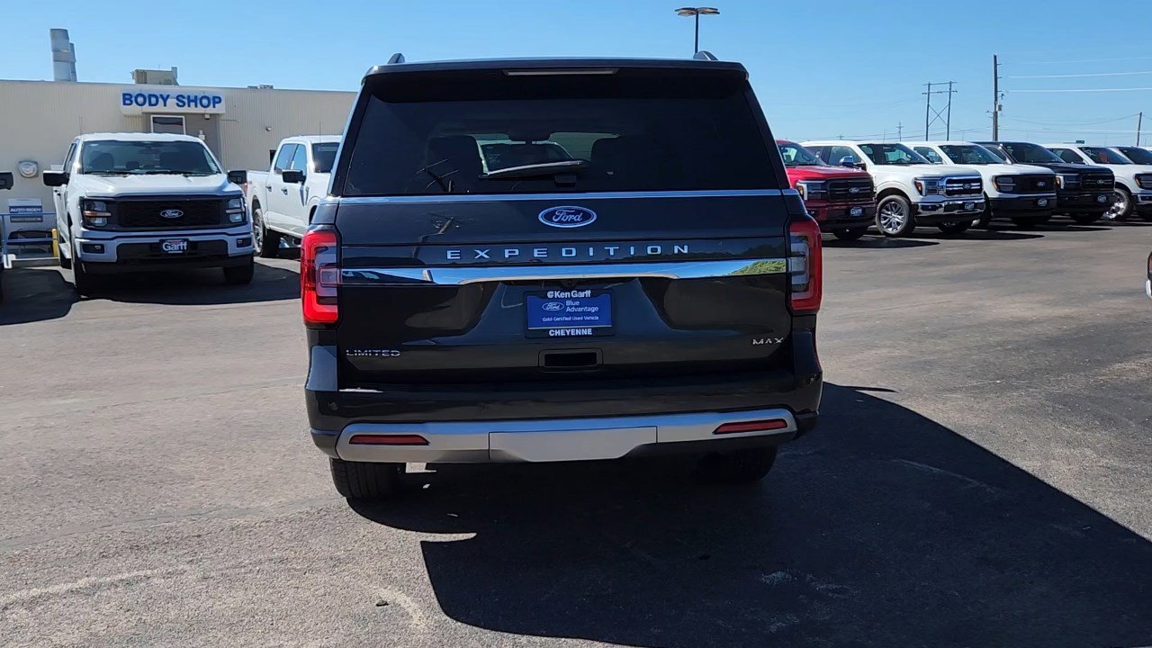 2023 Ford Expedition MAX Limited photo 3
