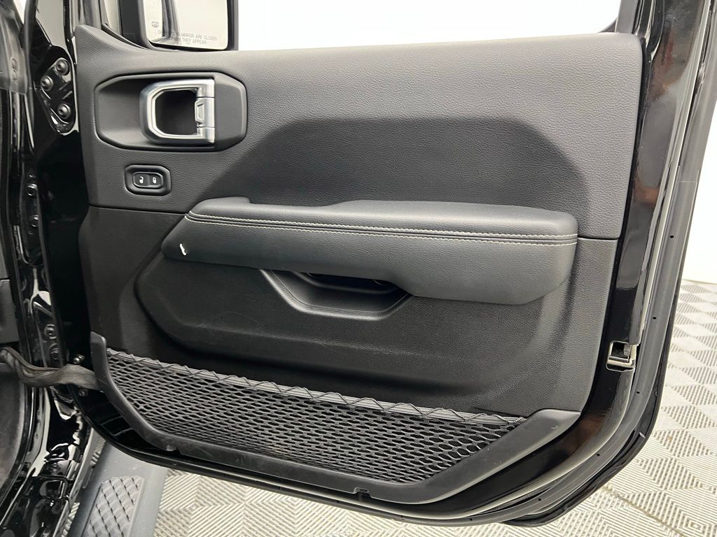2023 Jeep Gladiator Overland photo 28