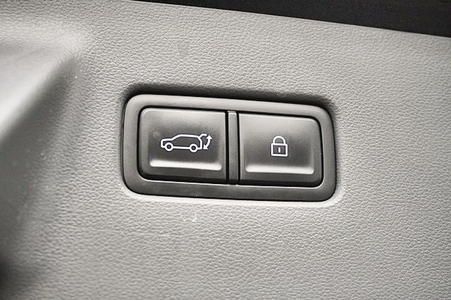 Used 2025 Black Hyundai SE image 13