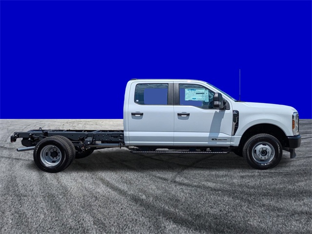2026 Ford F-350 photo 3