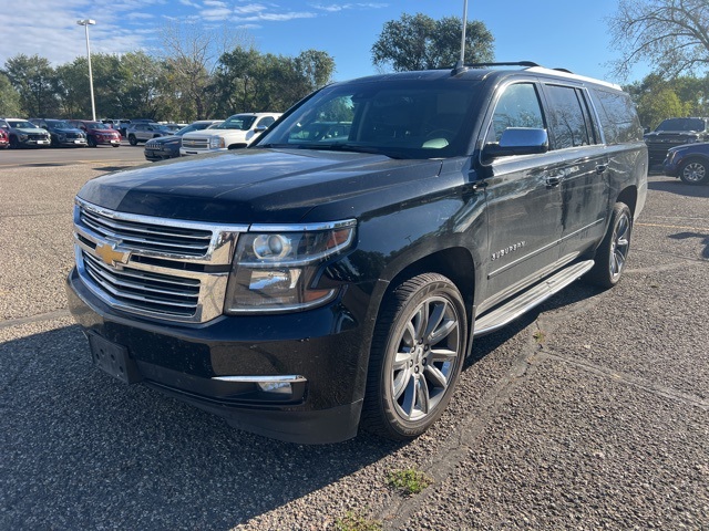 2018 Chevrolet Suburban Premier photo 2