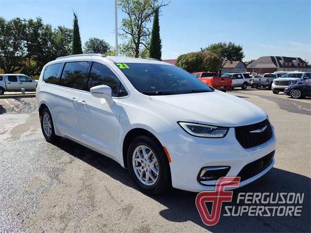 2021 Chrysler Pacifica Touring L's photo