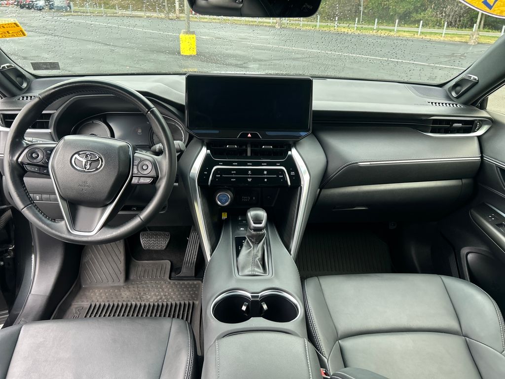 2022 Toyota Venza XLE photo 12