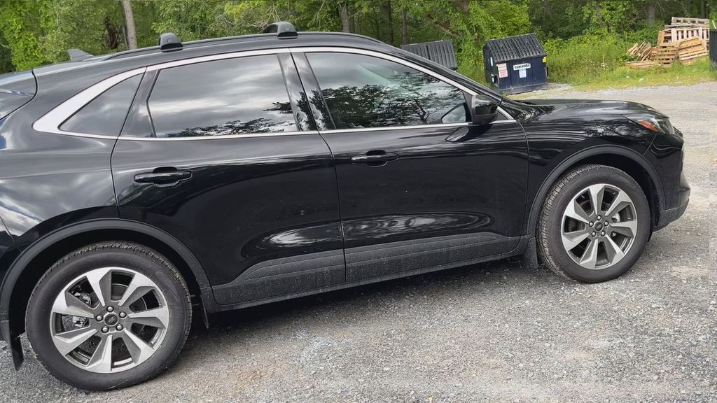 2025 Ford Escape Platinum photo 4
