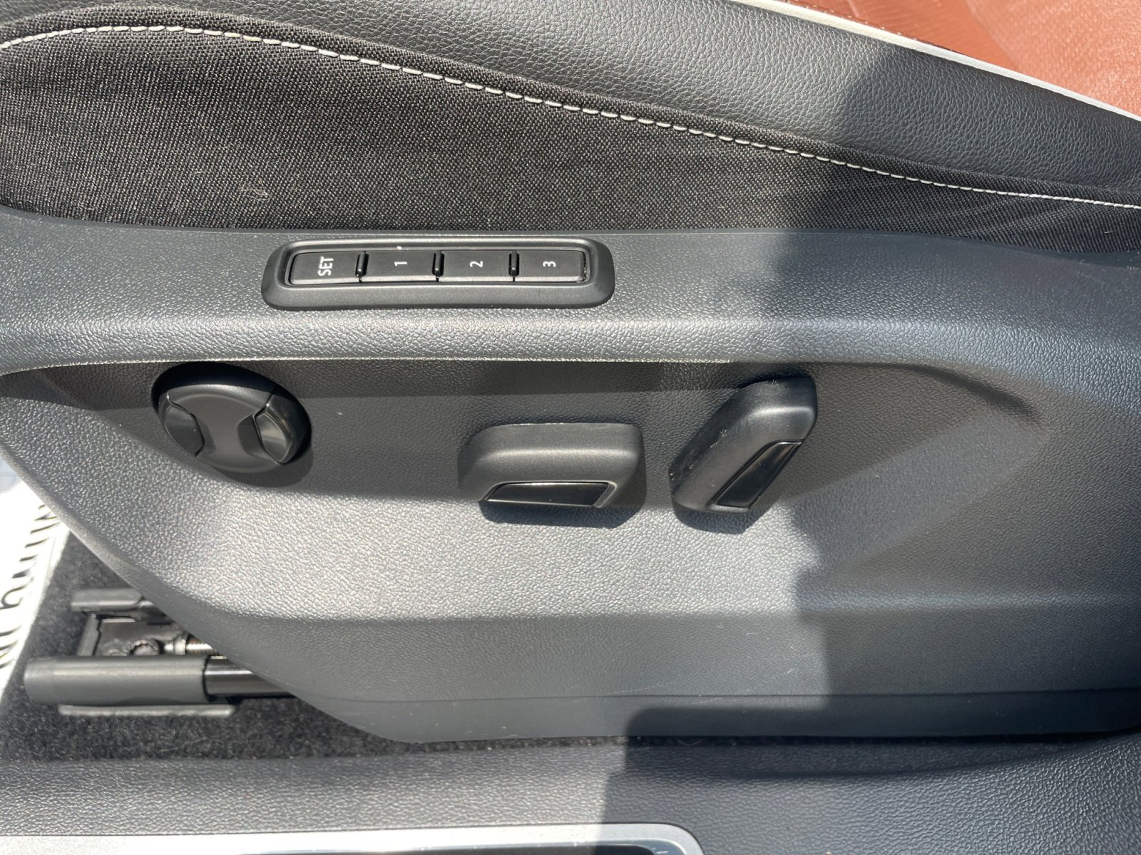 2023 Volkswagen Tiguan SEL R-Line Black photo 27