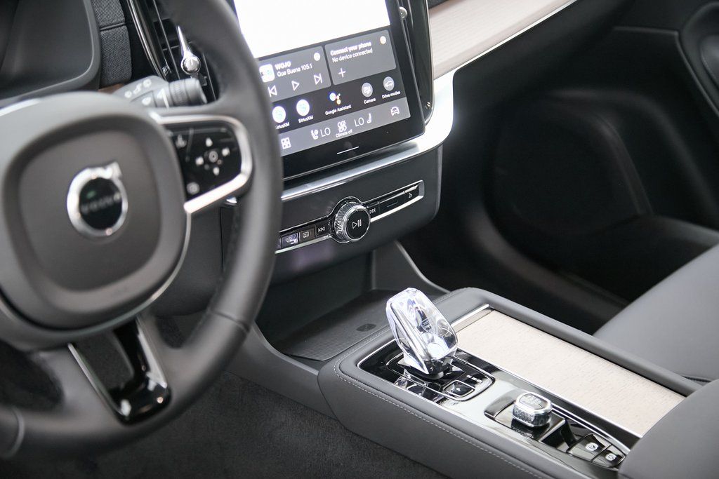 2025 VOLVO XC90 - Image 14