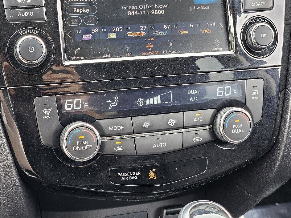 2019 Nissan Rogue SV photo 21