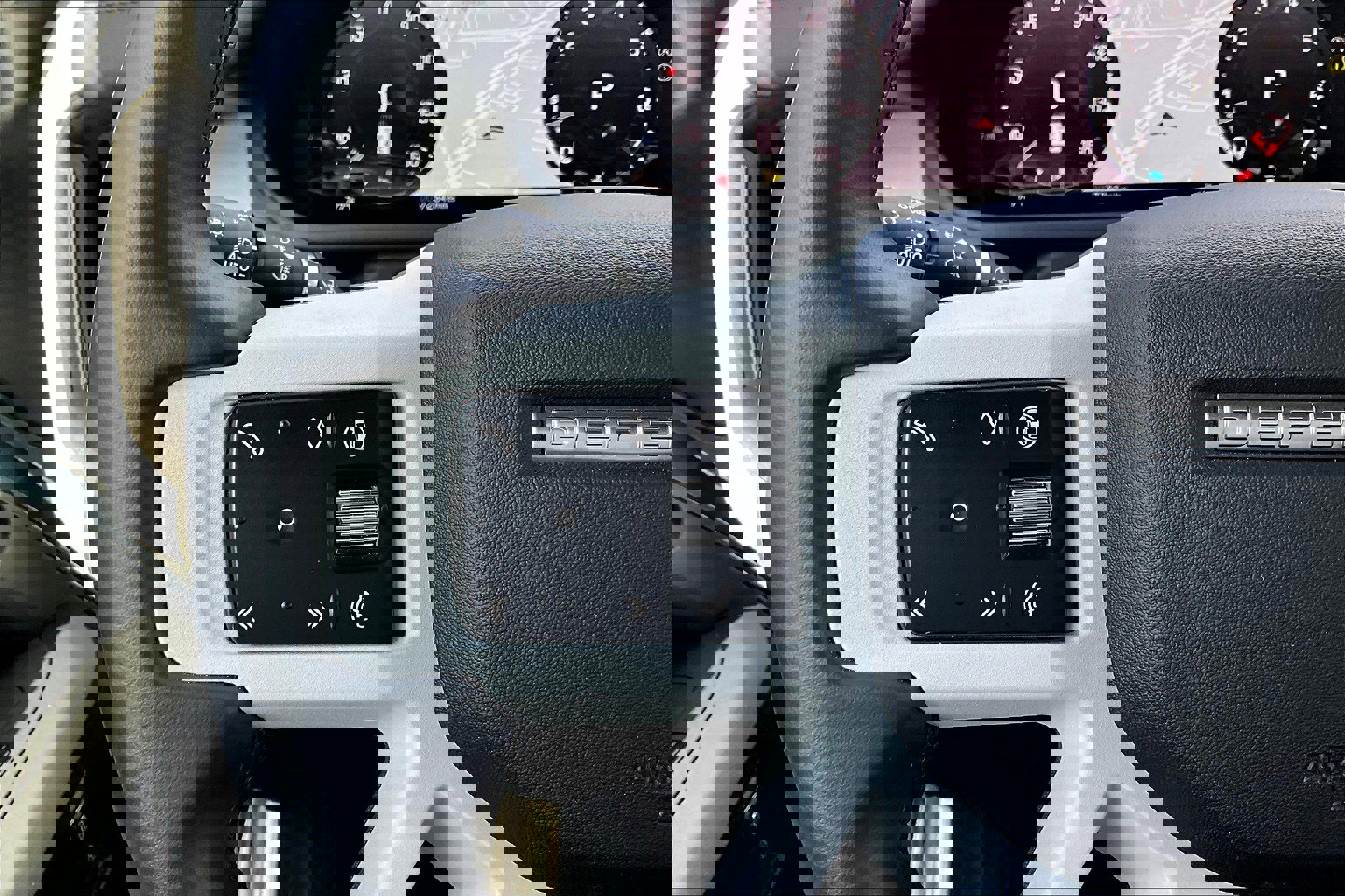 2025 Land Rover Defender 110 S photo 22