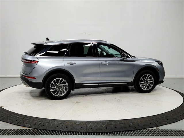 2022 Lincoln Corsair Standard photo 7