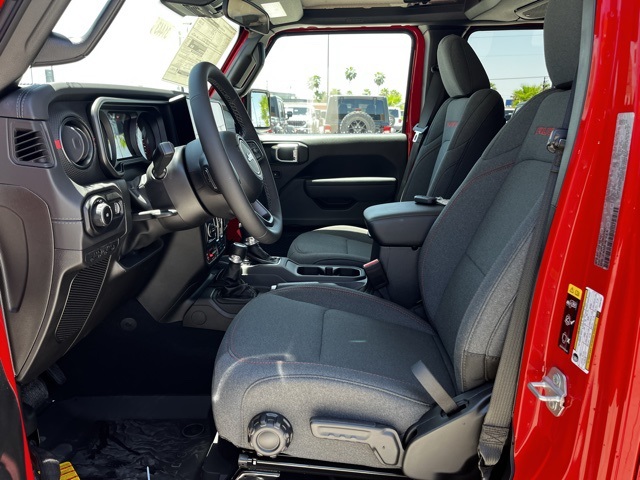 2025 Jeep Wrangler Rubicon photo 14