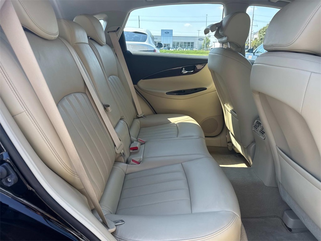 2017 Infiniti QX50 Base photo 9
