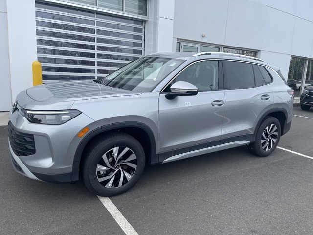 2025 Volkswagen Tiguan S photo 2