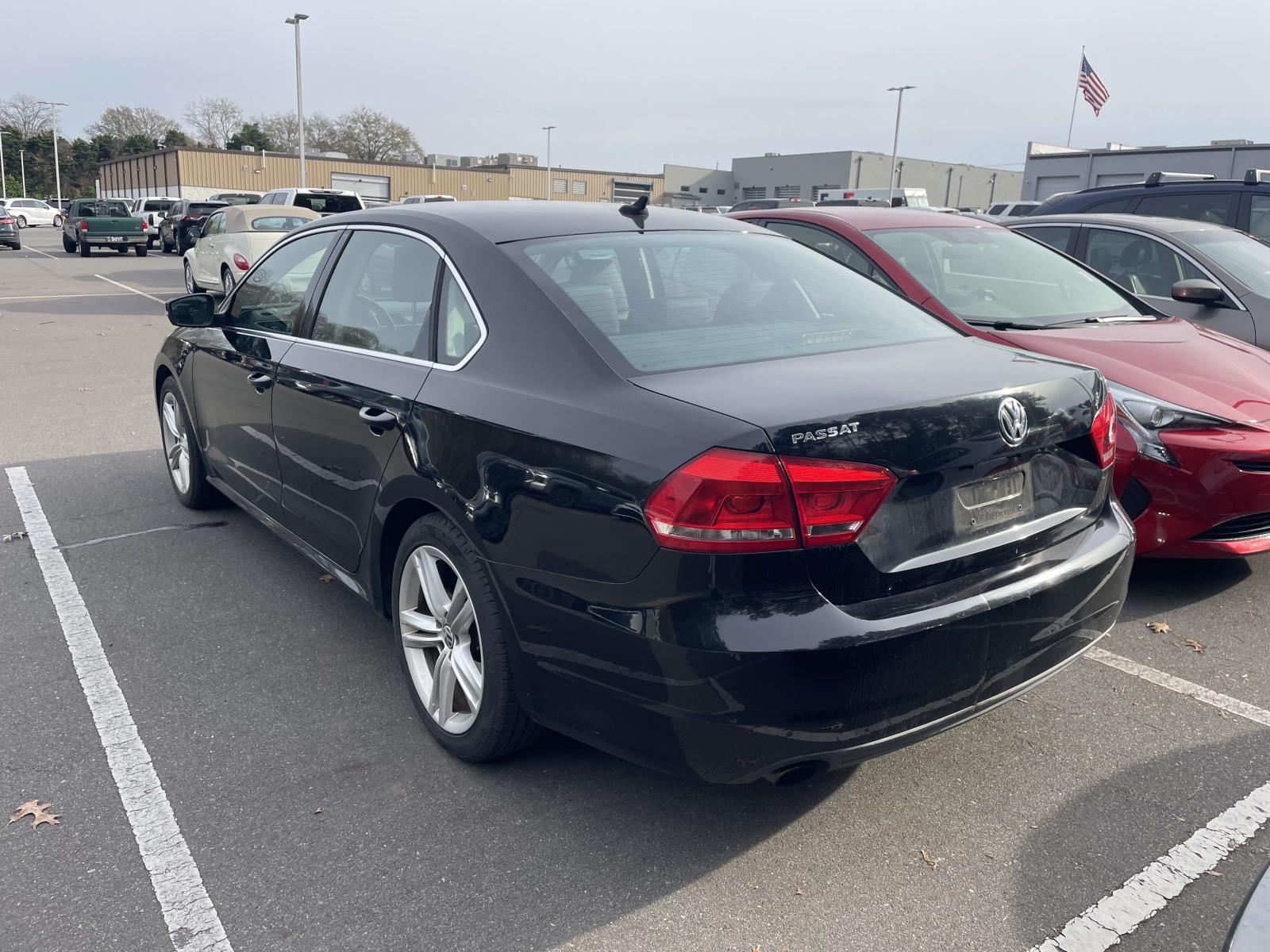 2014 Volkswagen Passat SE photo 3