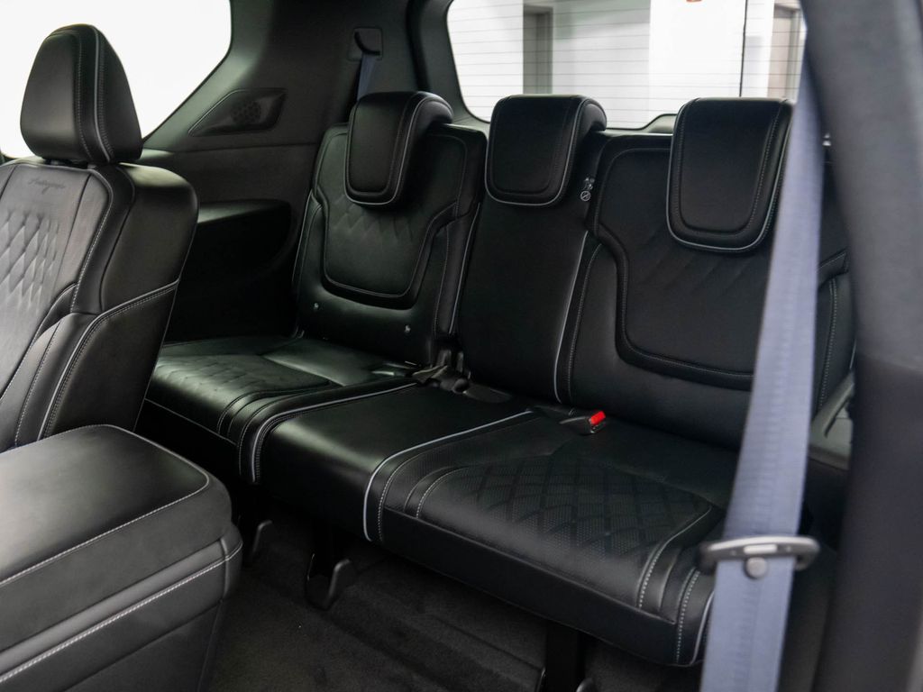 2026 Infiniti QX80 photo 19