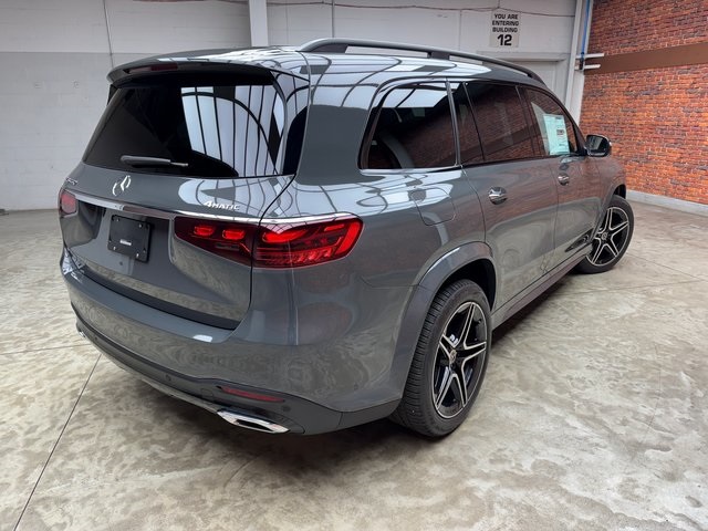 2026 Mercedes Benz GLS 450 4MATIC photo 4