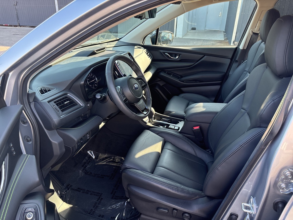 2025 Subaru Ascent Onyx Edition Touring photo 8