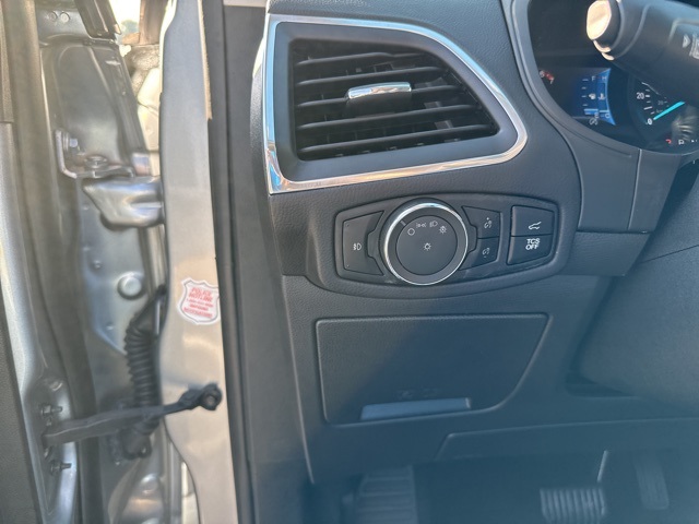 2024 Ford Edge Titanium photo 16