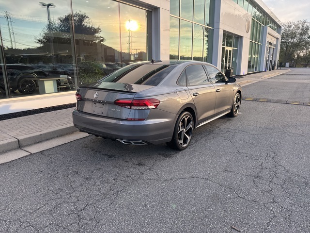 2021 Volkswagen Passat 2.0T R-Line photo 6