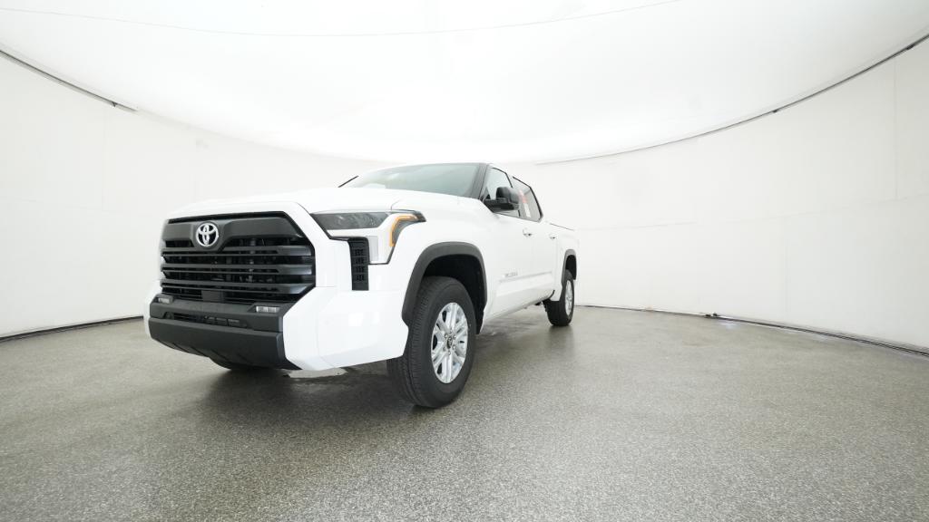2026 Toyota Tundra SR5 CrewMax photo 4