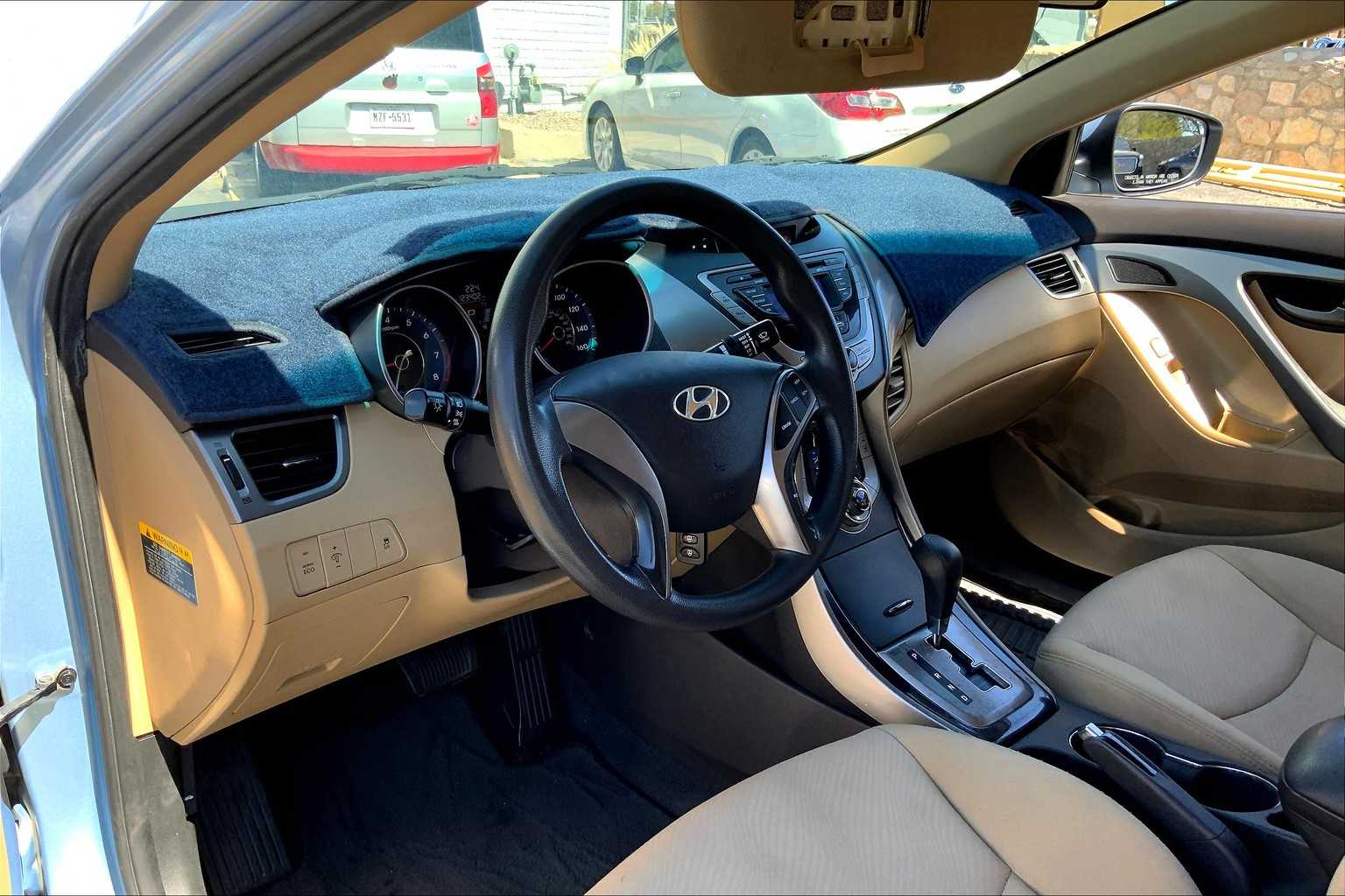 2013 Hyundai Elantra GLS photo 15