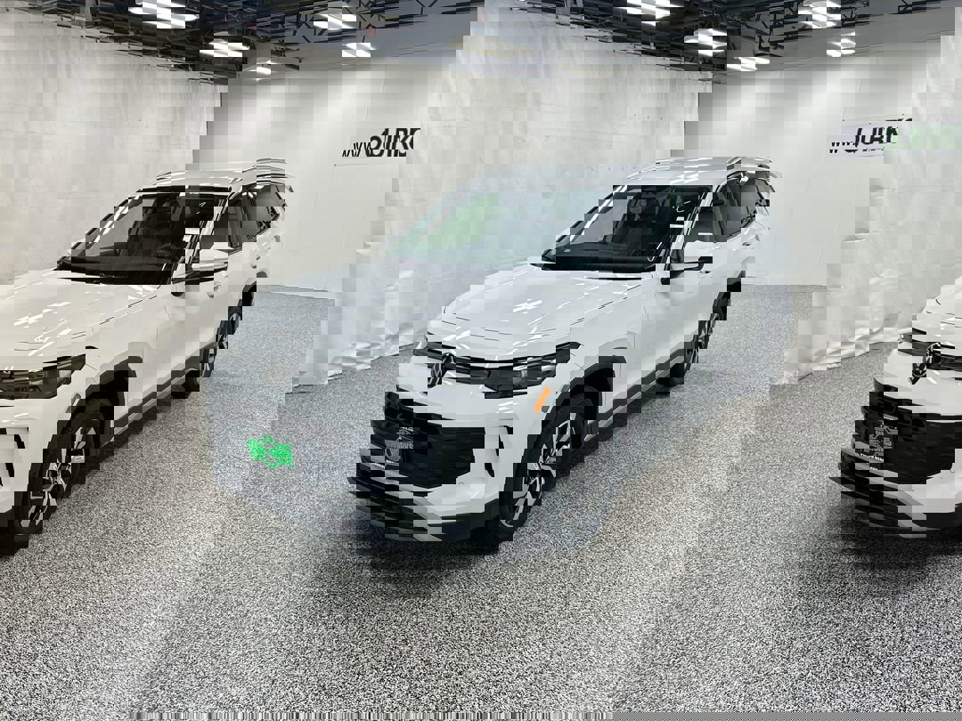 2025 Volkswagen Tiguan S photo 3