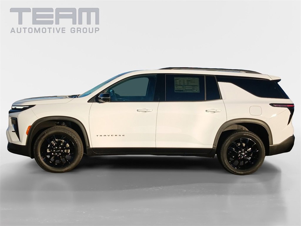 2026 Chevrolet Traverse photo 2
