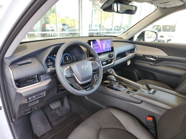2025 Toyota Grand Highlander Limited AWD photo 10