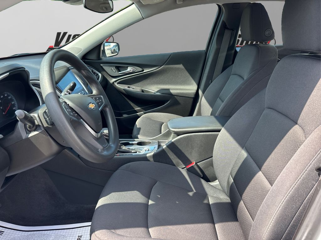 2024 Chevrolet Malibu LS photo 9