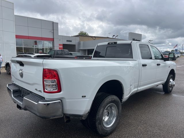 2024 Ram 3500 Tradesman photo 4