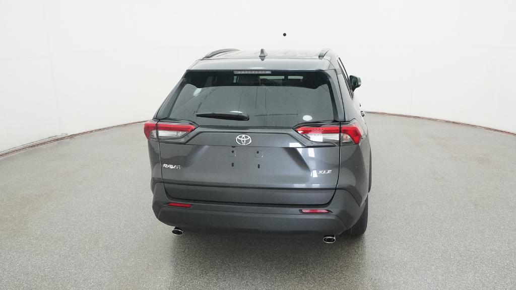 2025 Toyota RAV4 XLE photo 18