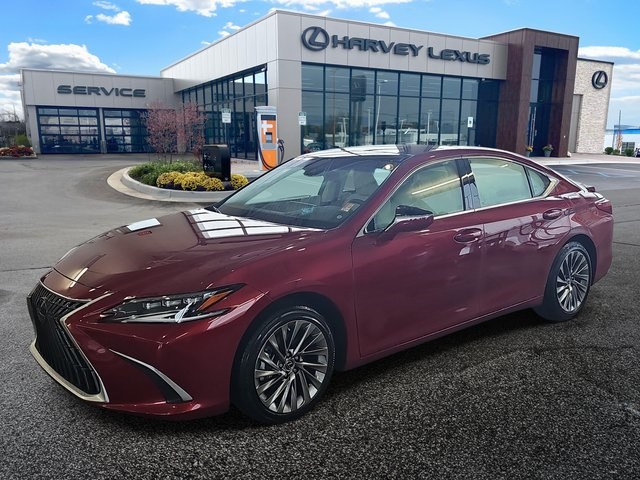 2025 Lexus ES 350 Ultra Luxury's photo