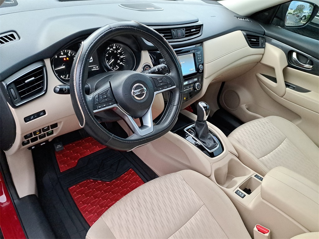 2017 Nissan Rogue SV photo 17