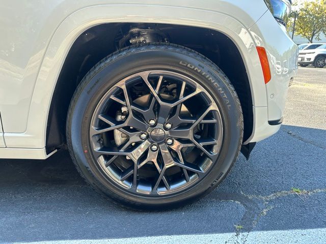 2025 Jeep Grand Cherokee L Summit Reserve photo 11