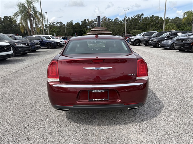 2018 Chrysler 300 Touring Limited photo 3