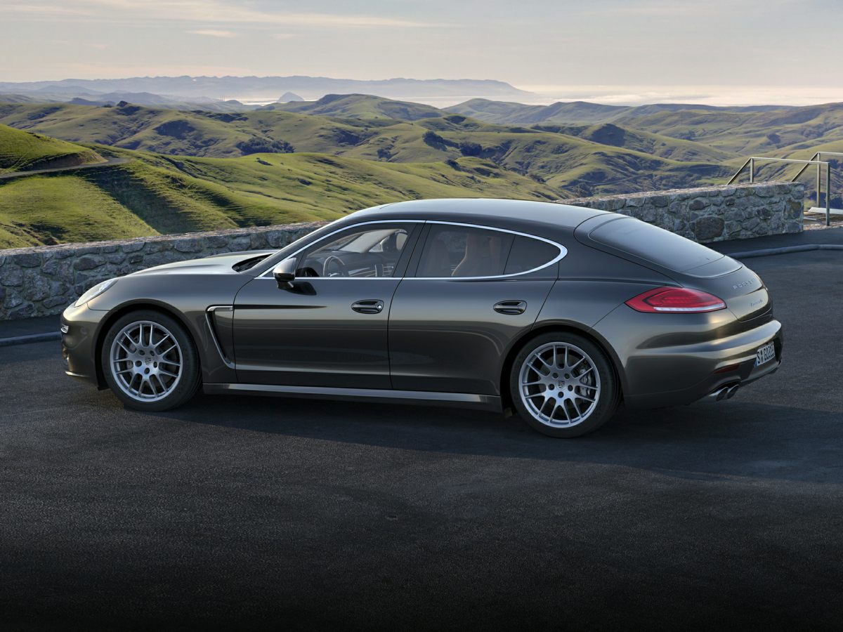 2016 Porsche Panamera Base's photo