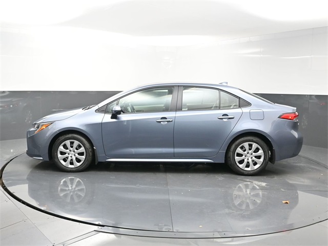 2025 Toyota Corolla LE photo 4