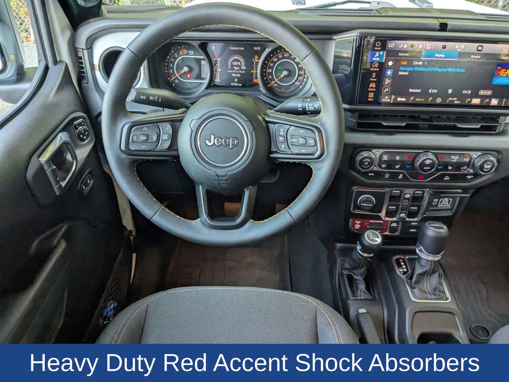2024 Jeep Gladiator Willys photo 17