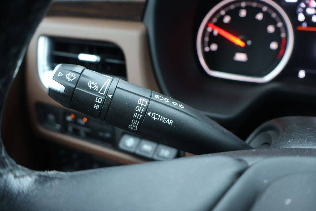 2021 Chevrolet Suburban High Country photo 22