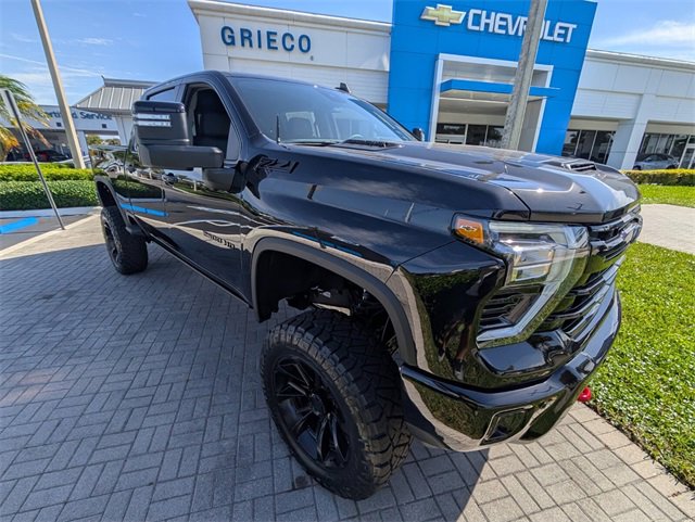 2026 Chevrolet Silverado 2500HD LT photo 2