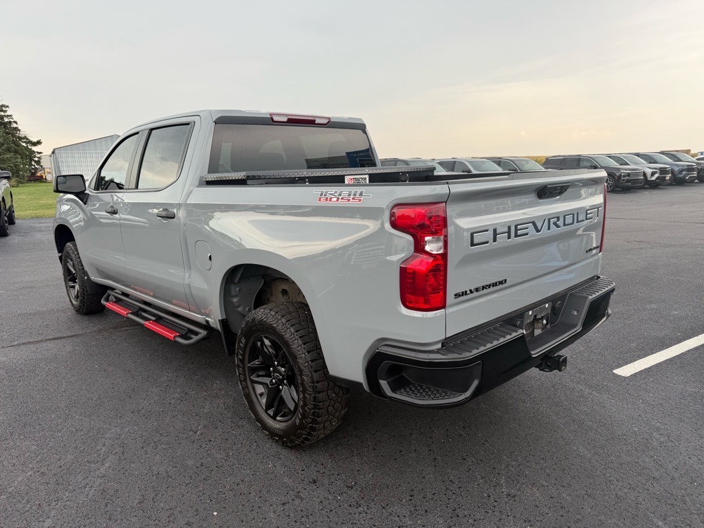 2024 Chevrolet Silverado 1500 Custom Trail Boss photo 2