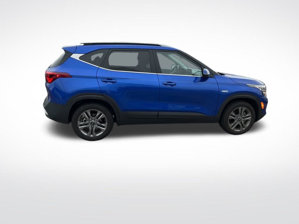 2023 Kia Seltos S photo 5